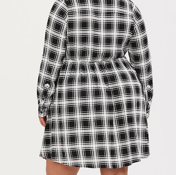 Torrid Black And White Plaid Challis Shirtdress - Picture 3 of 15
